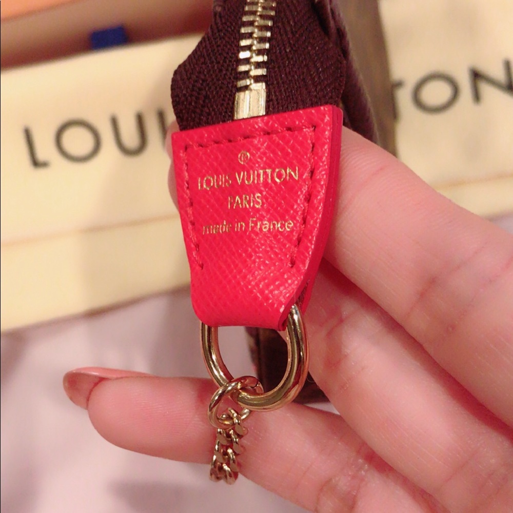 LOUIS VUITTON Monogram Mini Pochette Accessories - Picture 3 of 6